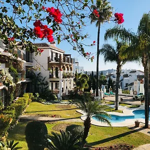 Apartment Luxury Puebla Aida With Golf & Sea View, Fuengirola